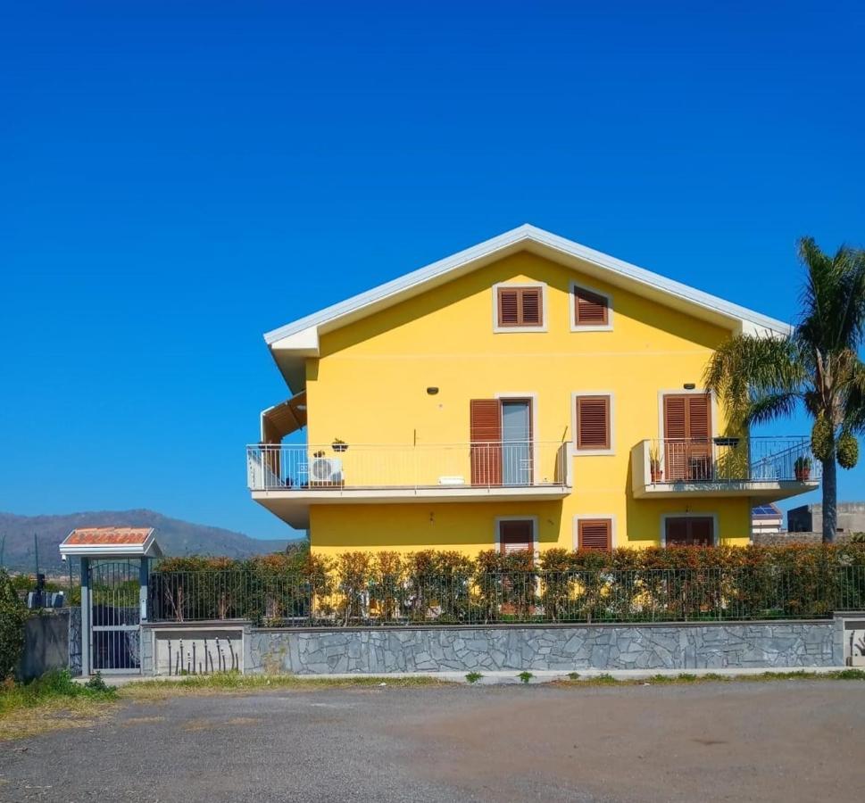 Apartament Yellow House Fiumefreddo di Sicilia Zewnętrze zdjęcie