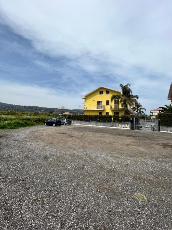 Apartament Yellow House Fiumefreddo di Sicilia Zewnętrze zdjęcie