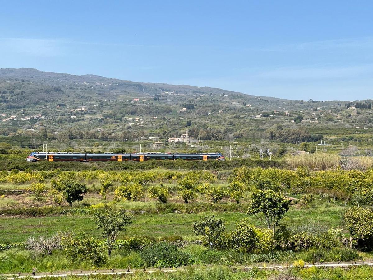 Apartament Yellow House Fiumefreddo di Sicilia Zewnętrze zdjęcie
